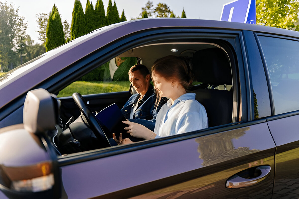 Driving Instructor With Dual Controls Geelong